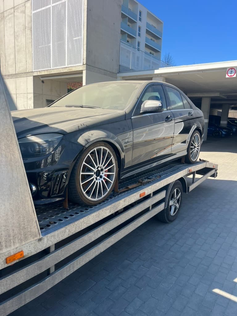 Transport auta premium na lawecie HELP-CAR Transport auta premium na lawecie HELP-CAR
