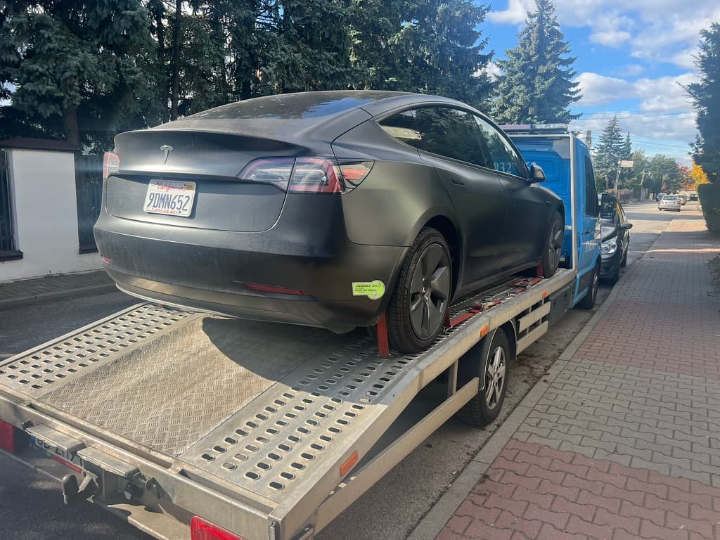 Transport auta premium na lawecie HELP-CAR Transport auta premium na lawecie HELP-CAR