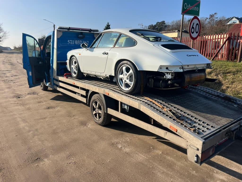 Transport auta zabytkowego na lawecie HELP-CAR Transport auta zabytkowego na lawecie HELP-CAR