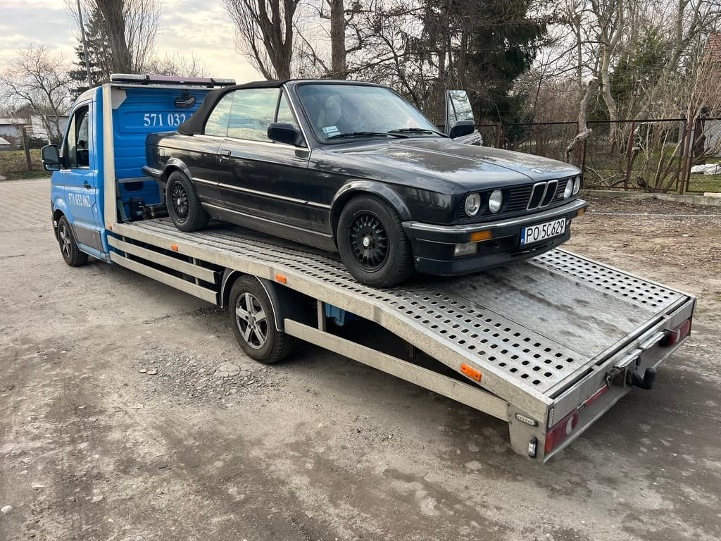 Transport auta zabytkowego na lawecie HELP-CAR Transport auta zabytkowego na lawecie HELP-CAR