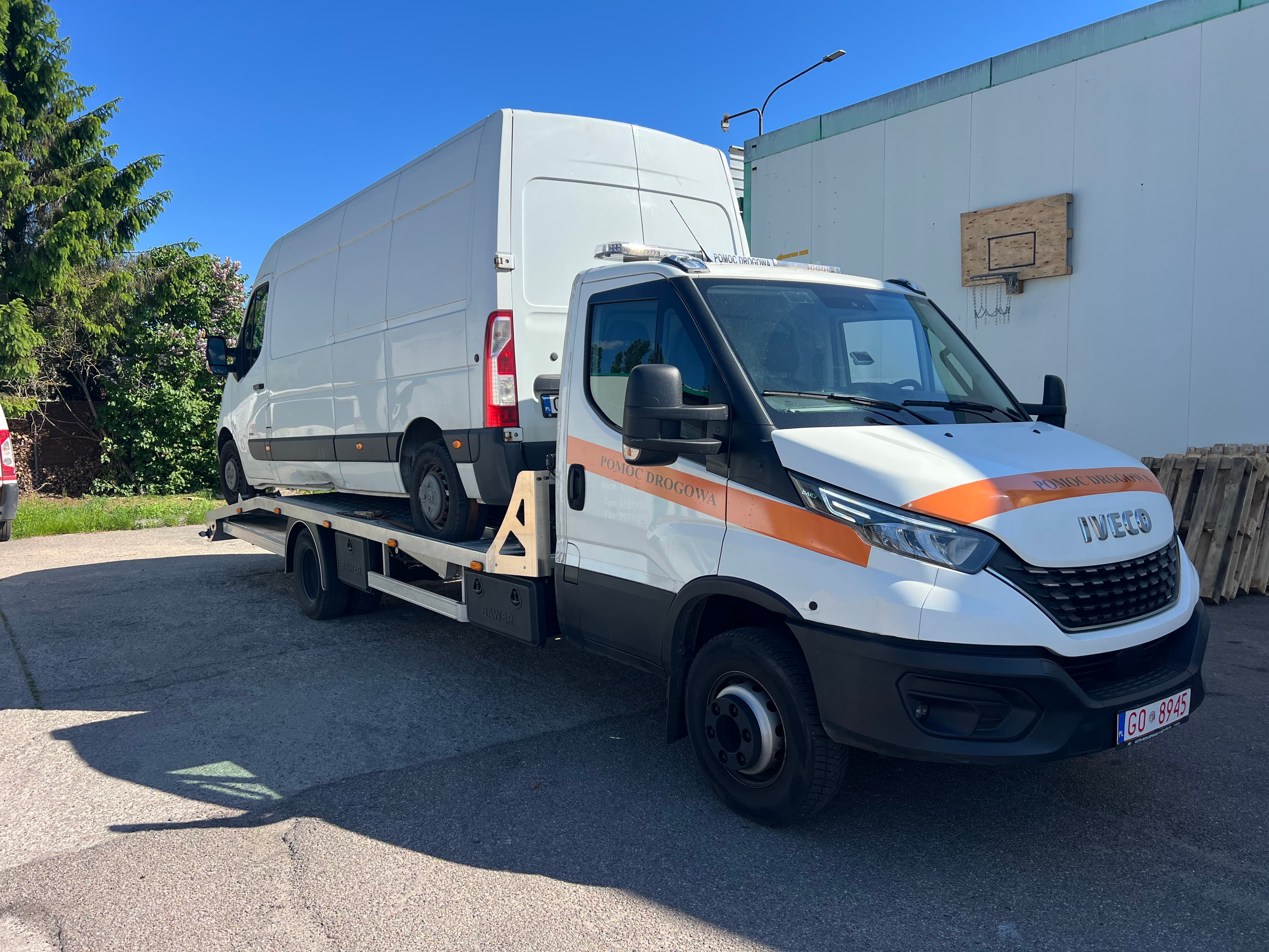 Transport busa dostawczego HELP-CAR Transport busa dostawczego HELP-CAR